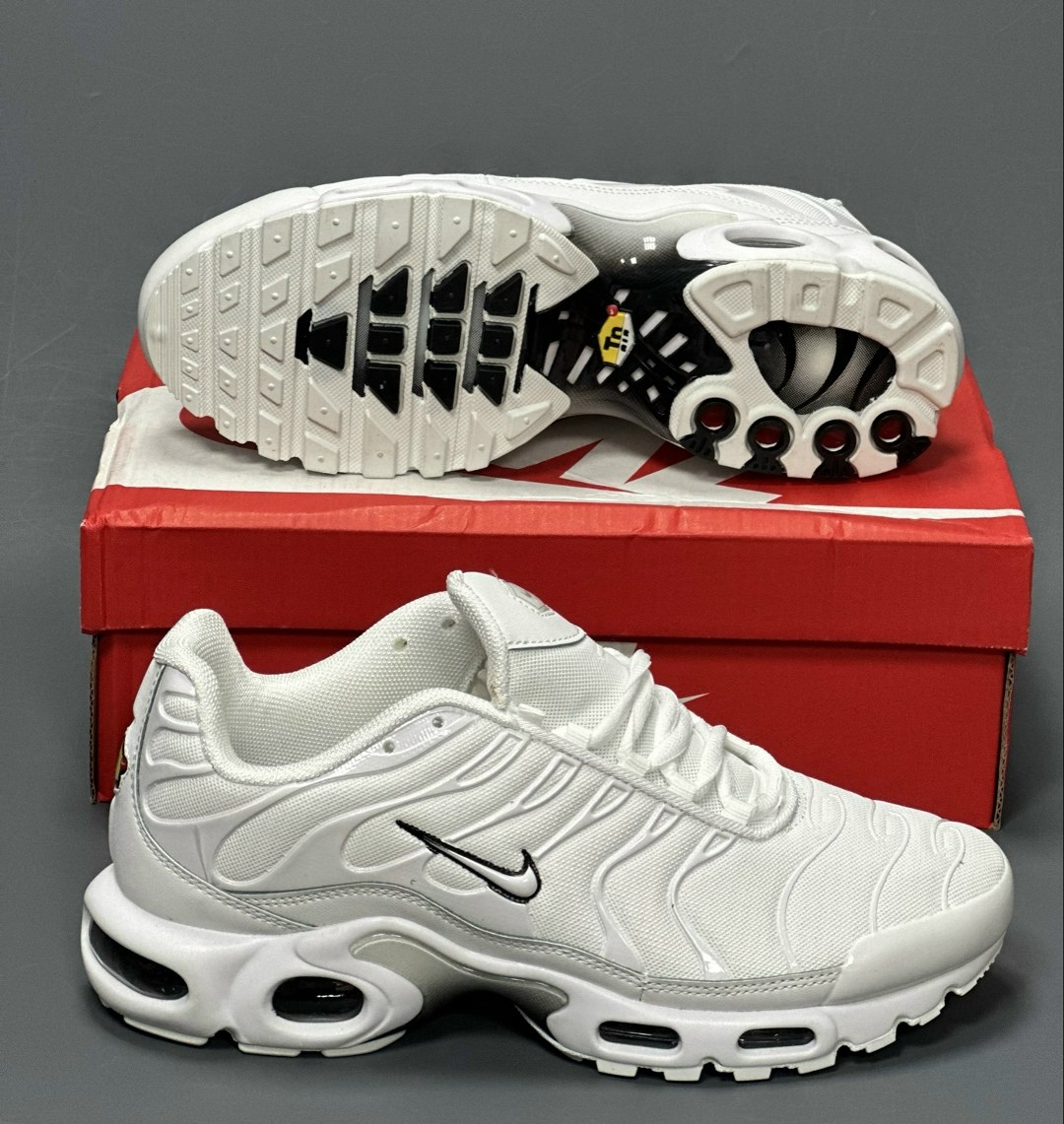 кроссовки nike air max plus tn,nike air max plus tn,кроссовки nike air max plus,кроссовки nike air max tn plus мужские,nike air max plus triple white