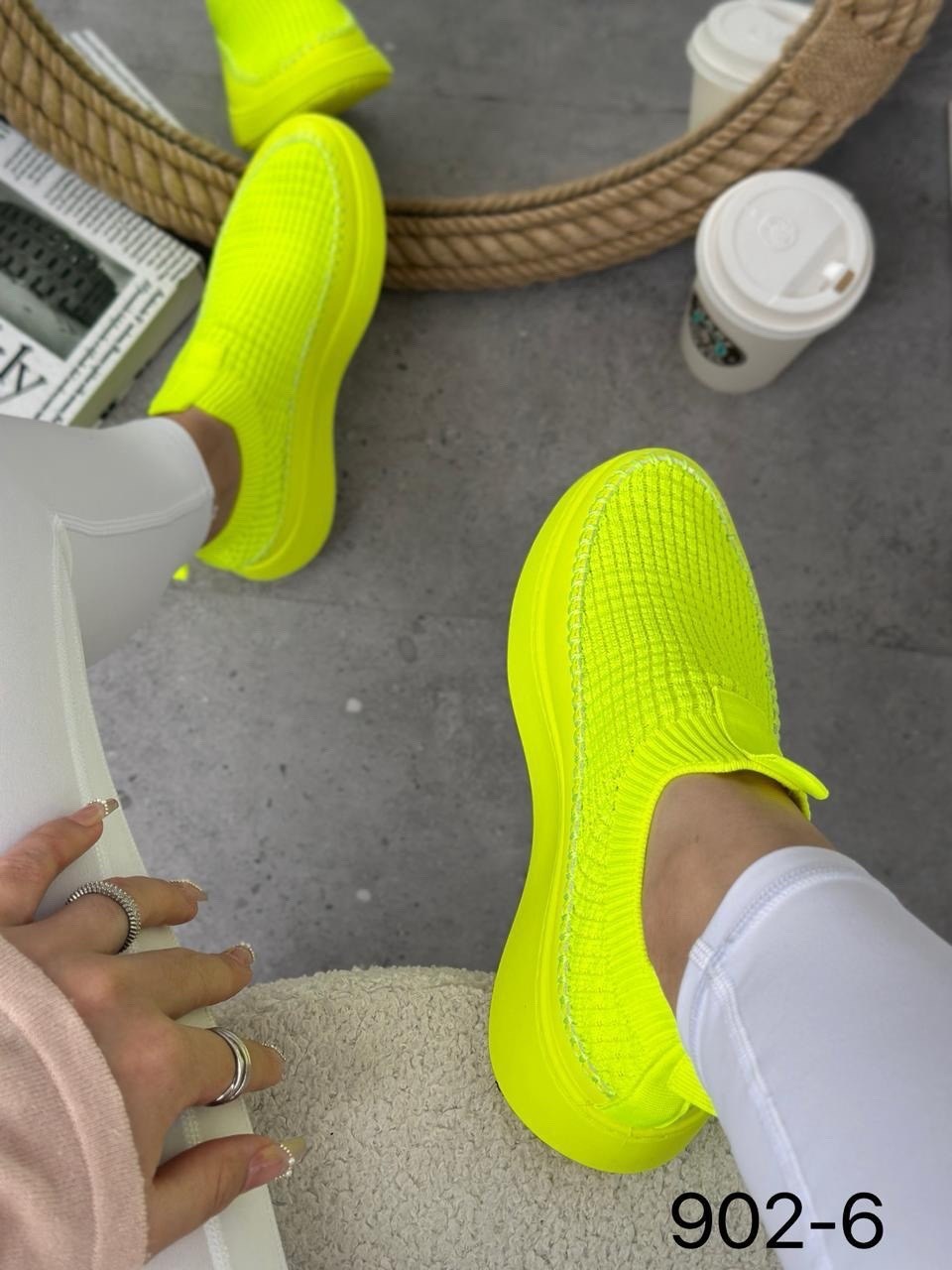 оранжевые кроссовки,кроссовки женскиe,оранжевые кроссовки женские,adidas yeezy boost 350 v2 yellow,