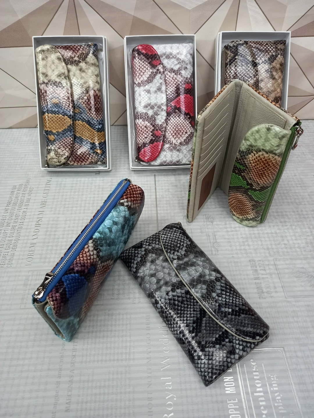 женские кошельки,аксессуары кошельки,кожа питона,клатч женский,кошелек классический