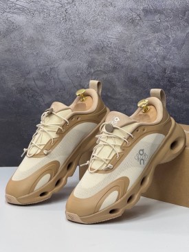 Кроссовки
