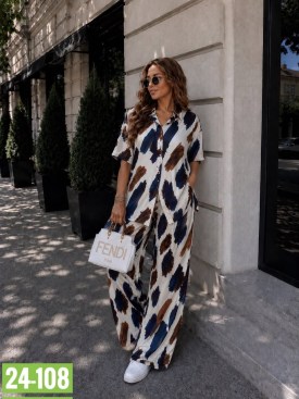 Костюм