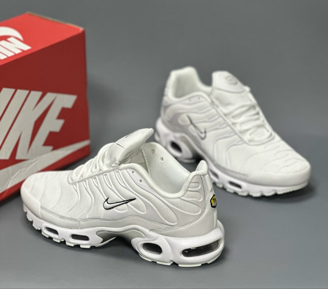 кроссовки nike air max plus tn,nike air max plus tn,кроссовки nike air max plus,кроссовки nike air max tn plus мужские,nike air max plus triple white