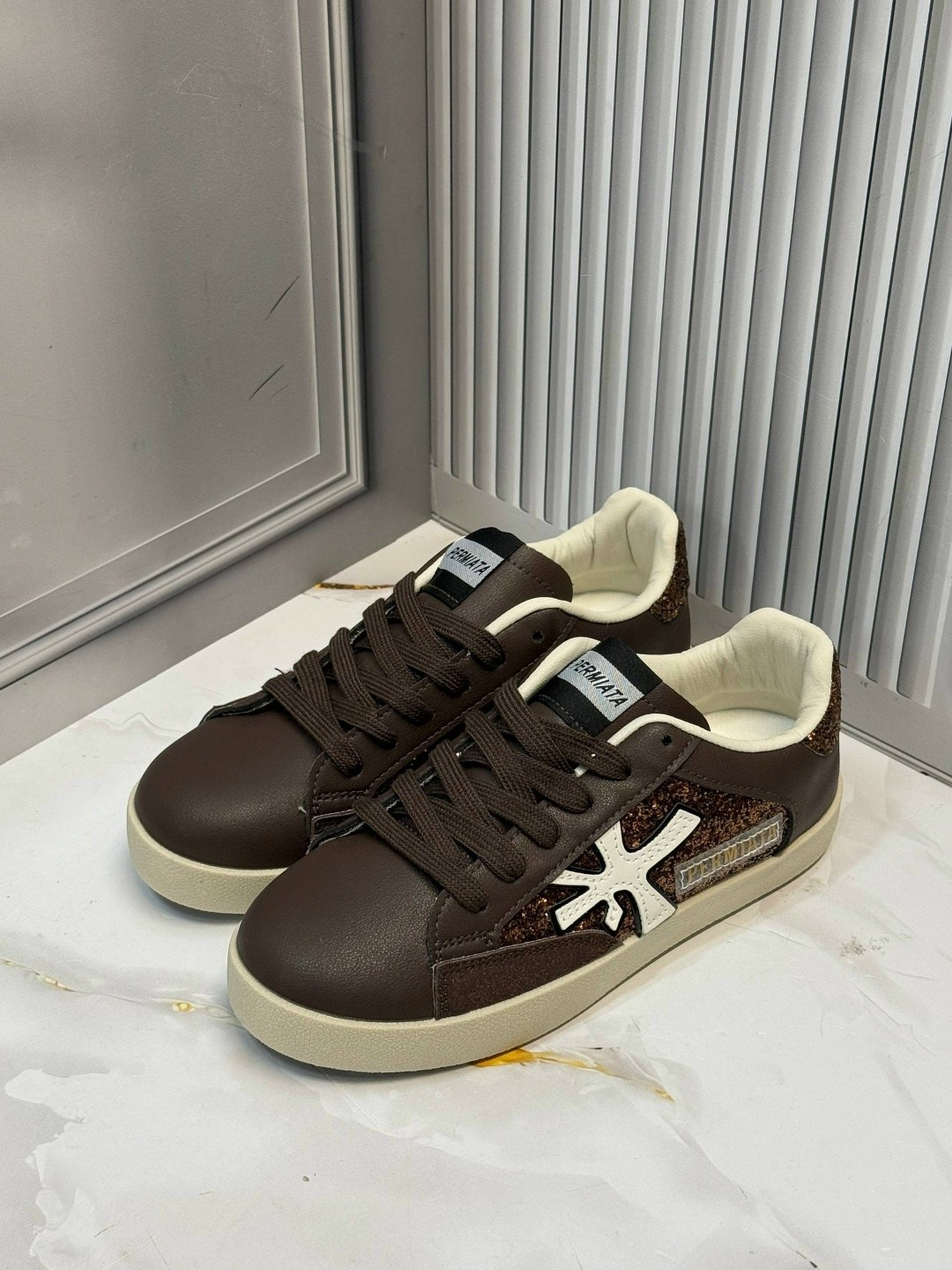 кожаные кеды golden goose superstar premium,кроссовки golden goose,женские кожаные кроссовки golden goose super-star premium - white / beige,кеды golden goose,golden goose
