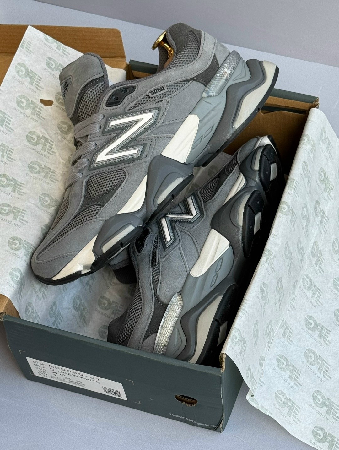 кроссовки new balance 9060,серые new balance 9060,кроссовки new balance,кроссовки new balance 9060 зимние,мужские кроссовки new balance 9060