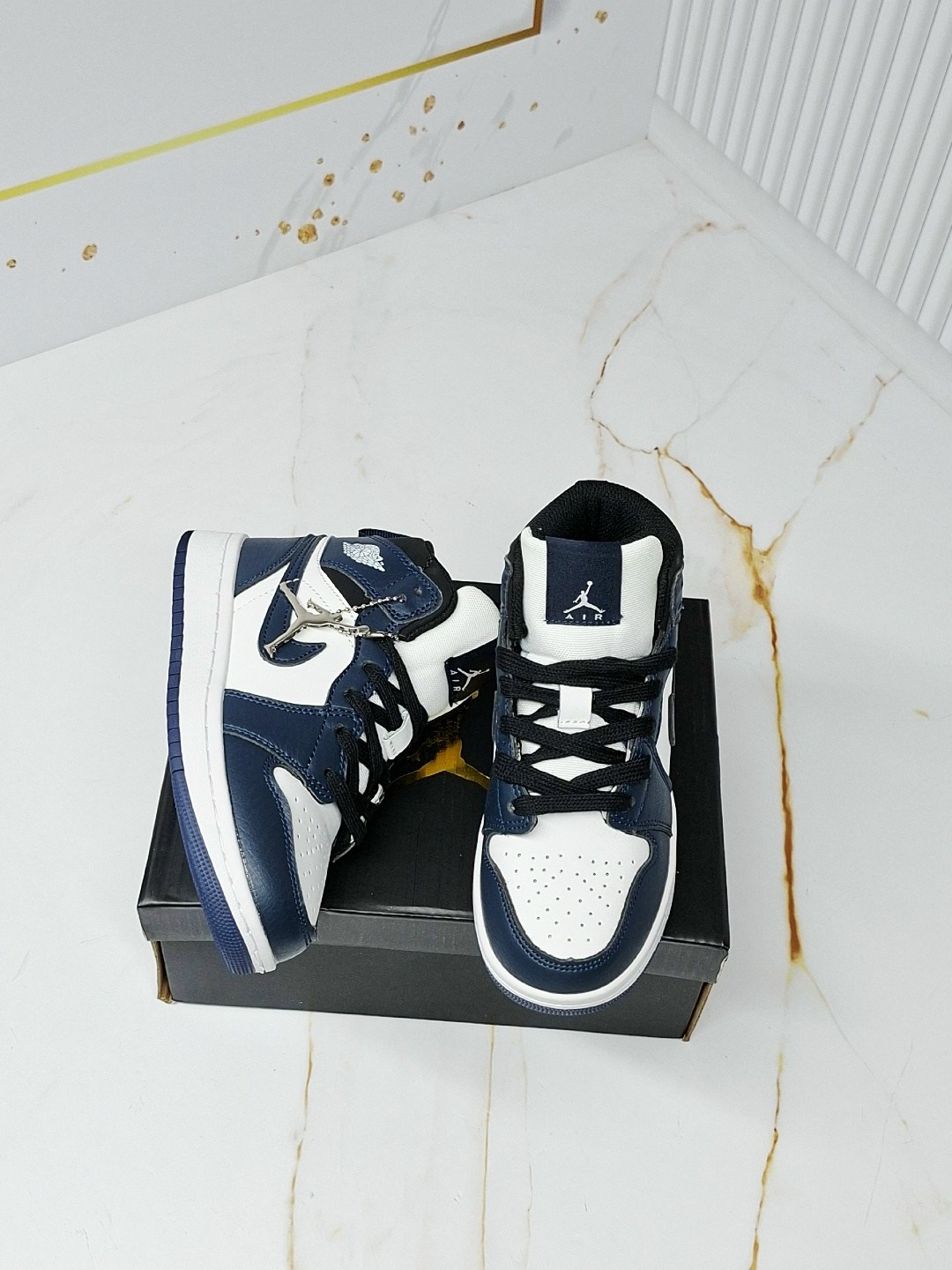 air jordan 1 mid white metallic gold obsidian,nike air jordan 1 mid,кроссовки,кроссовки nike air jordan 1 retro high,nike air jordan 1