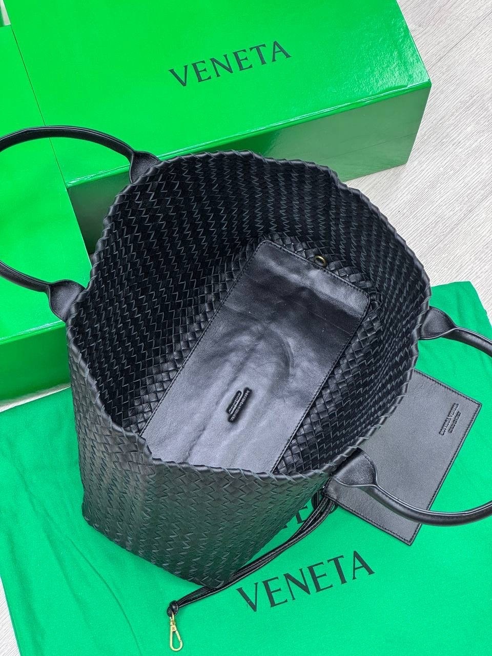 женская кожаная сумка bottega veneta cabat бордовая,сумка bottega veneta,женская сумка bottega veneta cabat,сумка боттега венета,кожаная сумка bottega veneta cabat черная