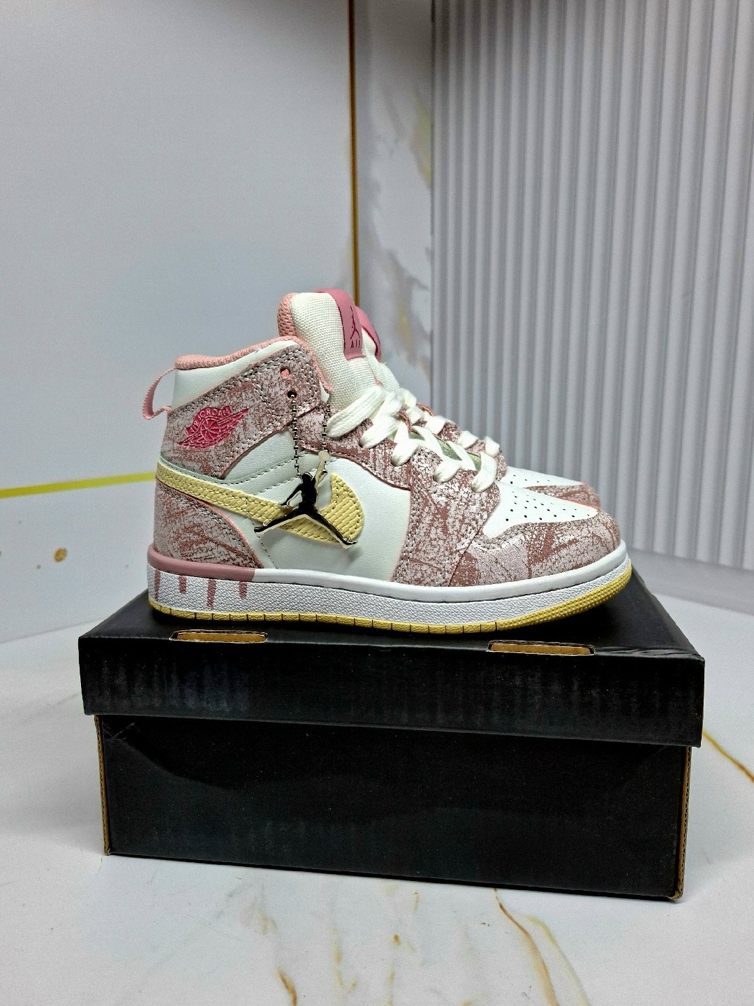 кроссовки женские nike air jordan 1,кроссовки nike air jordan 1,кроссовки jordan 1,женские кроссовки nike,кроссовки