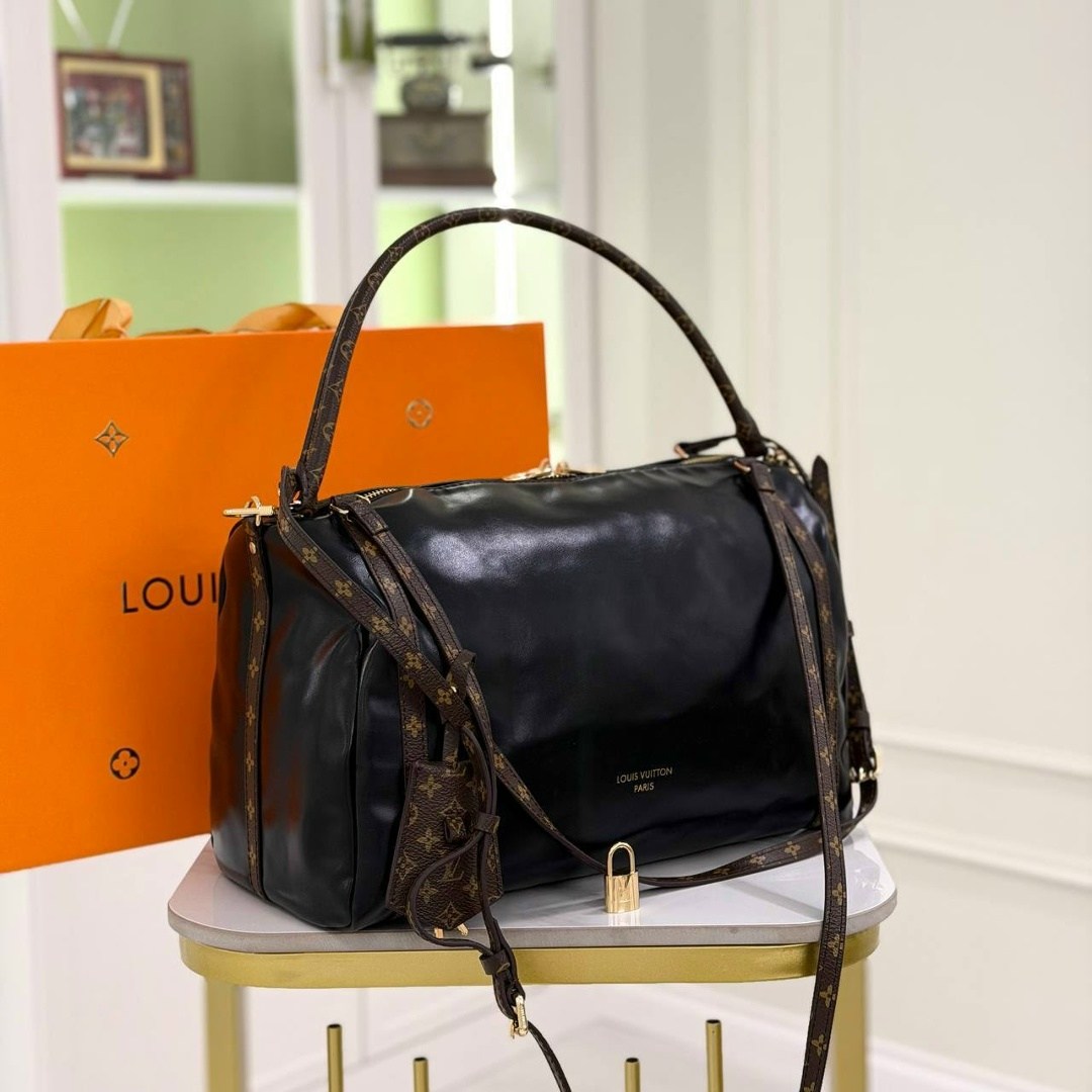 louis vuitton женская сумка,louis vuitton сумка,louis vuitton сумка на плечо,сумка луи виттон полумесяц,louis vuitton сумка полумесяц на плечо