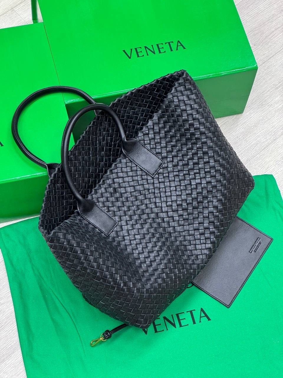 женская кожаная сумка bottega veneta cabat бордовая,сумка bottega veneta,женская сумка bottega veneta cabat,сумка боттега венета,кожаная сумка bottega veneta cabat черная