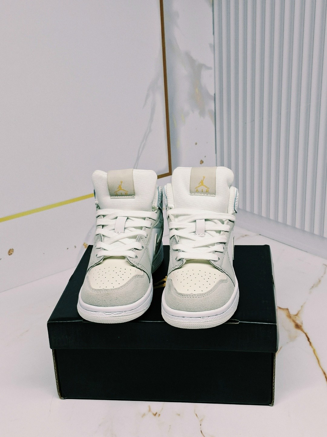 кроссовки,кроссовки nike air jordan 1,nike air jordan 1 mid,кроссовки мальчику,air jordan 1 mid se grey