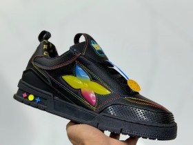 Кроссовки
