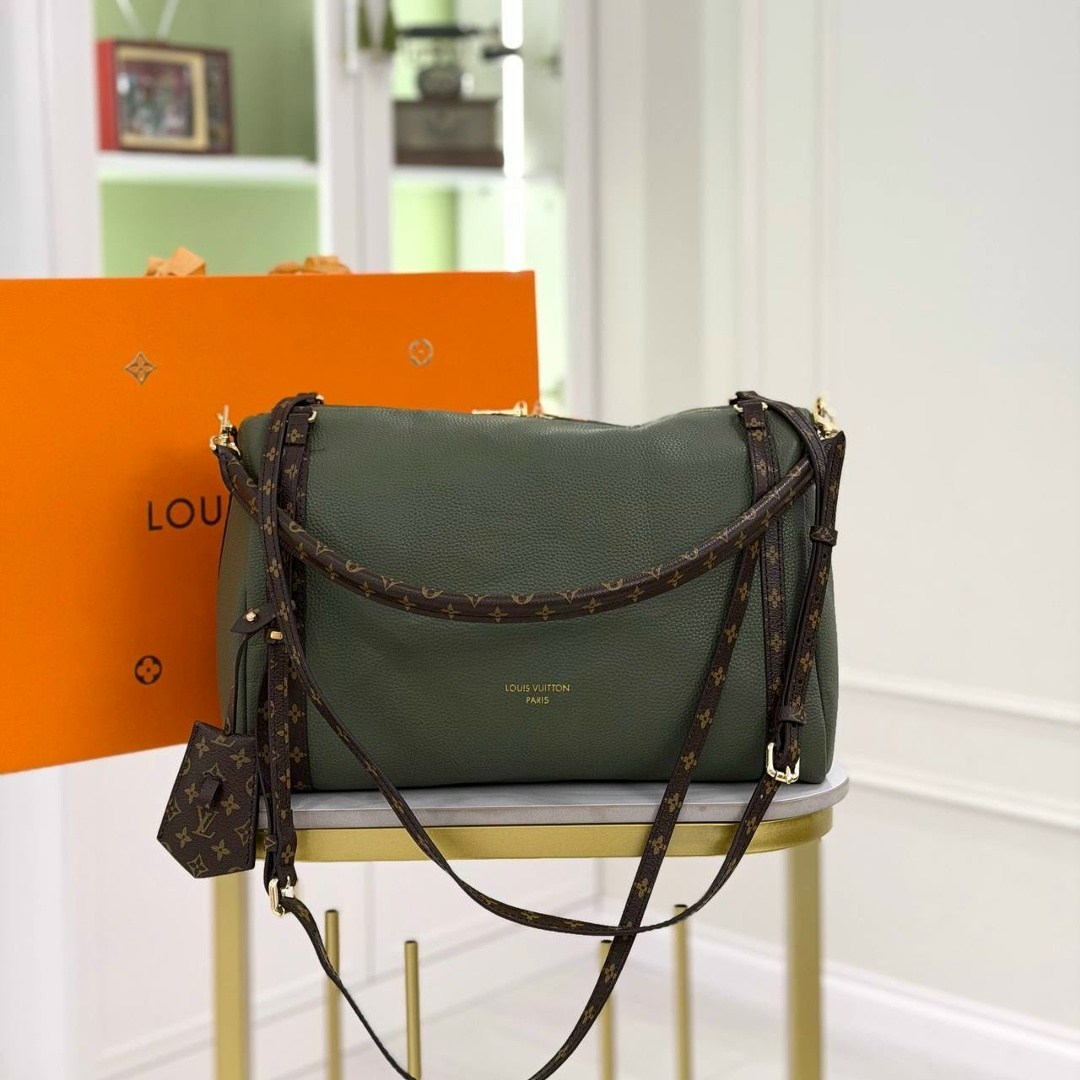 louis vuitton женская сумка,louis vuitton сумка,louis vuitton сумка на плечо,сумка луи виттон полумесяц,louis vuitton сумка полумесяц на плечо