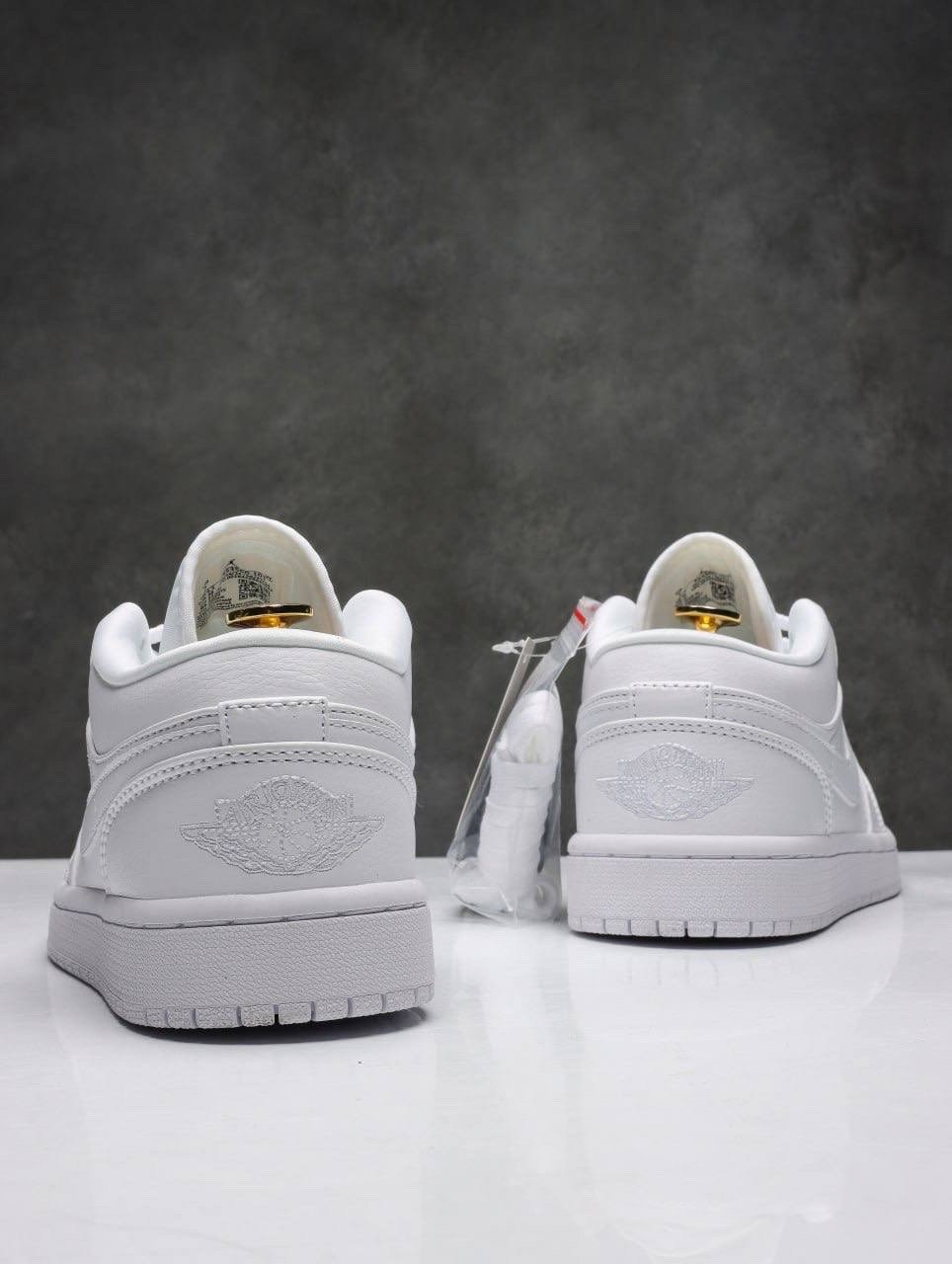 air jordan 1 low triple white,кроссовки air jordan 1 low triple white,кроссовки nike air jordan 1 low,nike air jordan 1 low white,nike air jordan 1 low