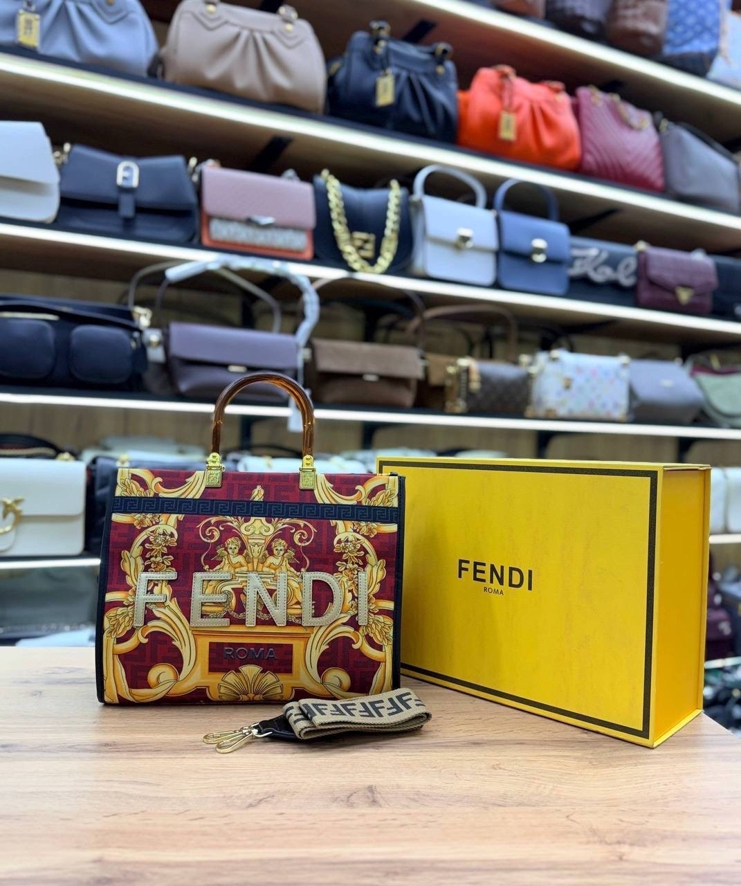 сумка fendi,сумка женская fendi,fendi сумка на плечо,fendi сумка тоут,сумки