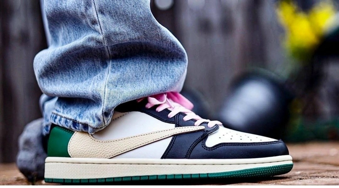 кроссовки nike air jordan 1 x travis scott low,nike air jordan 1 low travis scott,кроссовки nike air jordan 1 low travis scott,travis scott x nike air jordan 1 low,кроссовки nike air jordan 1 low trav