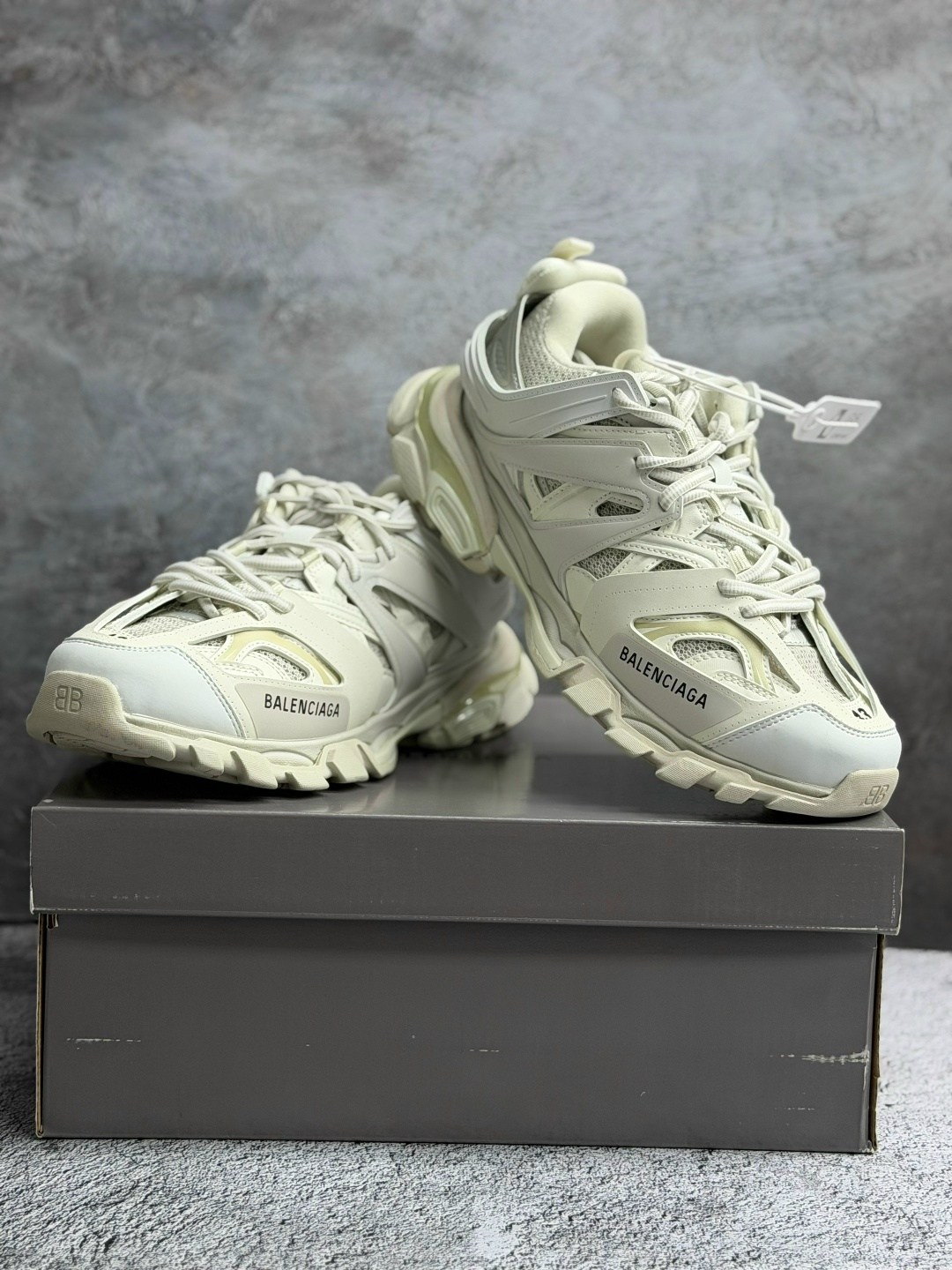 кроссовки balenciaga,кроссовки balenciaga track,кроссовки женские balenciaga,кроссовки мужские "balenciaga track" р. 41-45,мужские весенние кроссовки balenciaga track