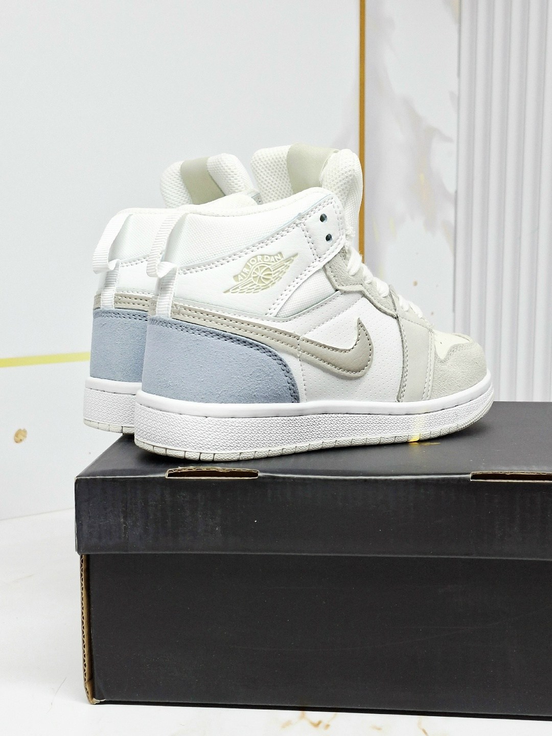 кроссовки,кроссовки nike air jordan 1,nike air jordan 1 mid,кроссовки мальчику,air jordan 1 mid se grey