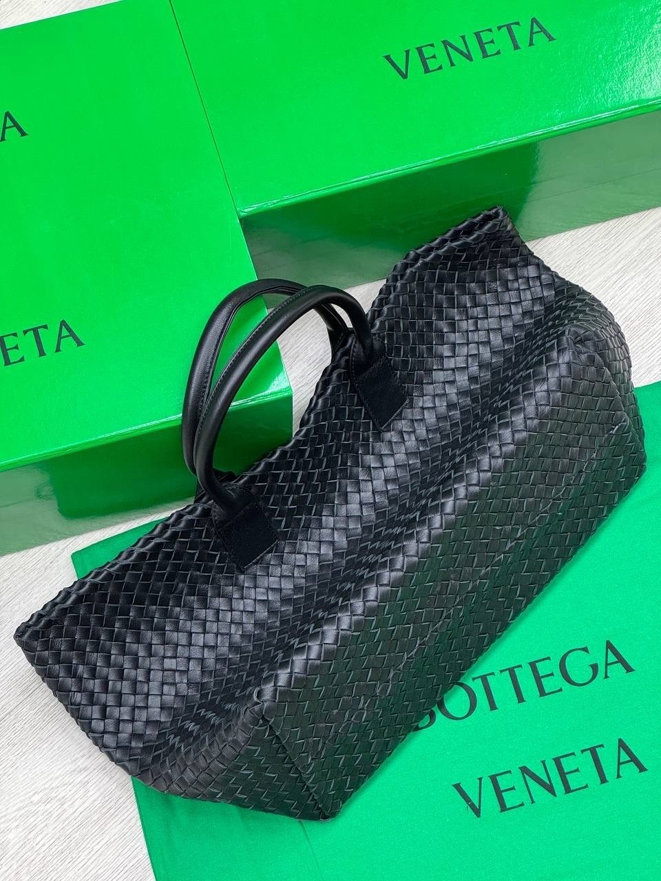 женская кожаная сумка bottega veneta cabat бордовая,сумка bottega veneta,женская сумка bottega veneta cabat,сумка боттега венета,кожаная сумка bottega veneta cabat черная