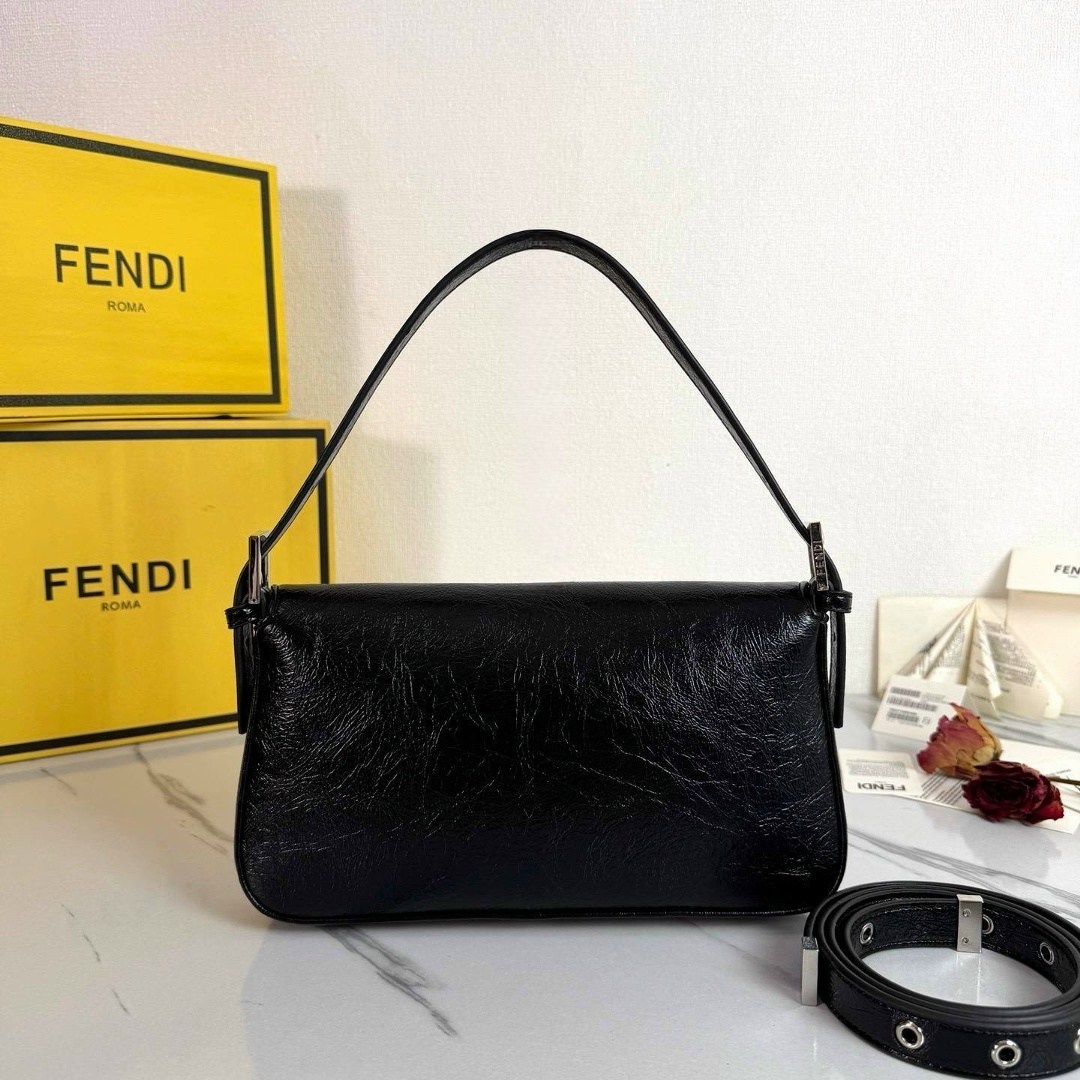 сумка fendi,fendi сумка женская,сумка fendi baguette,fendi сумка багет,fendi сумка на плечо багет