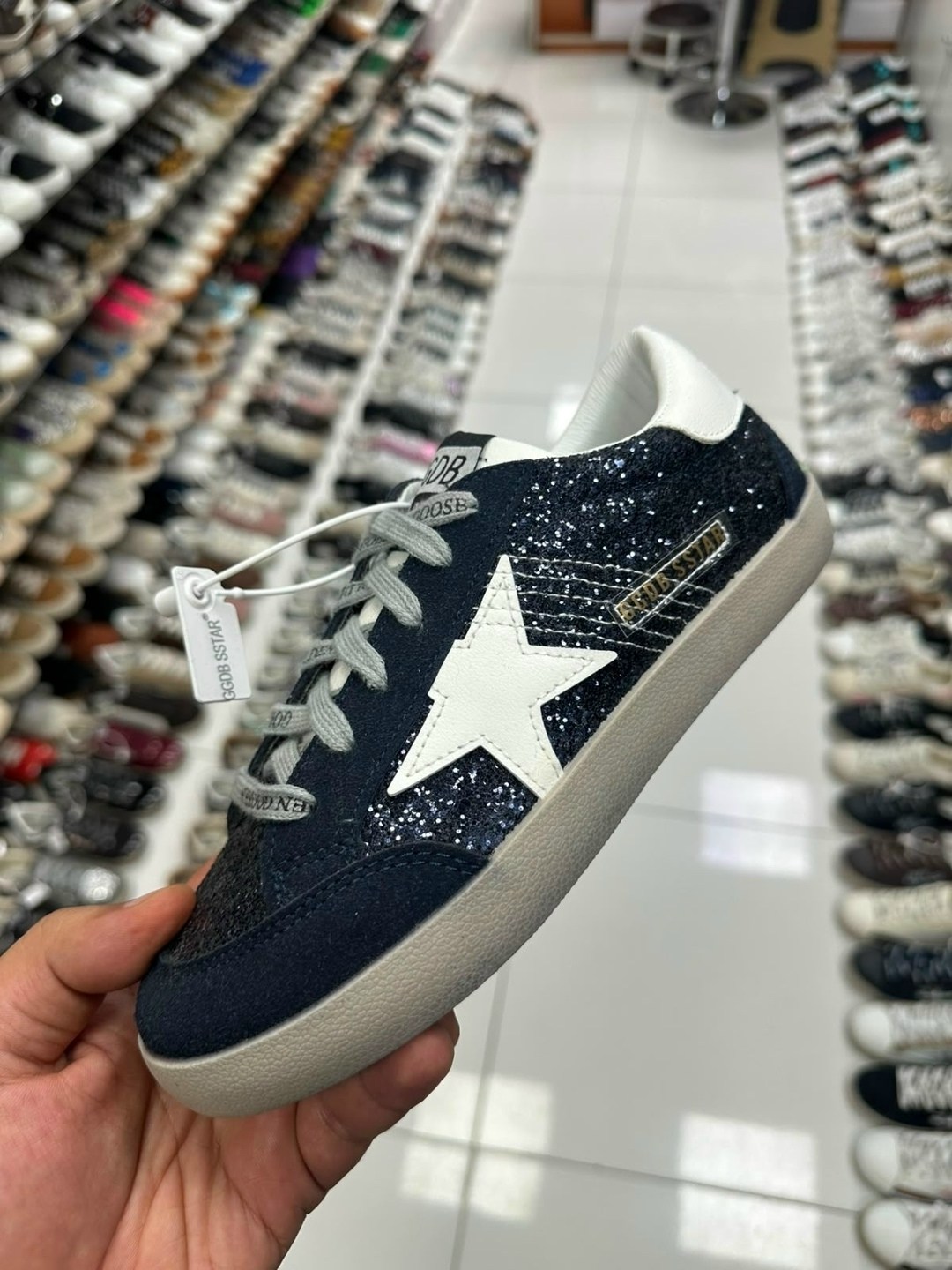 ,golden goose кеды super-star с блестками серебристый,кеды golden goose,кеды golden goose женские,кроссовки golden goose