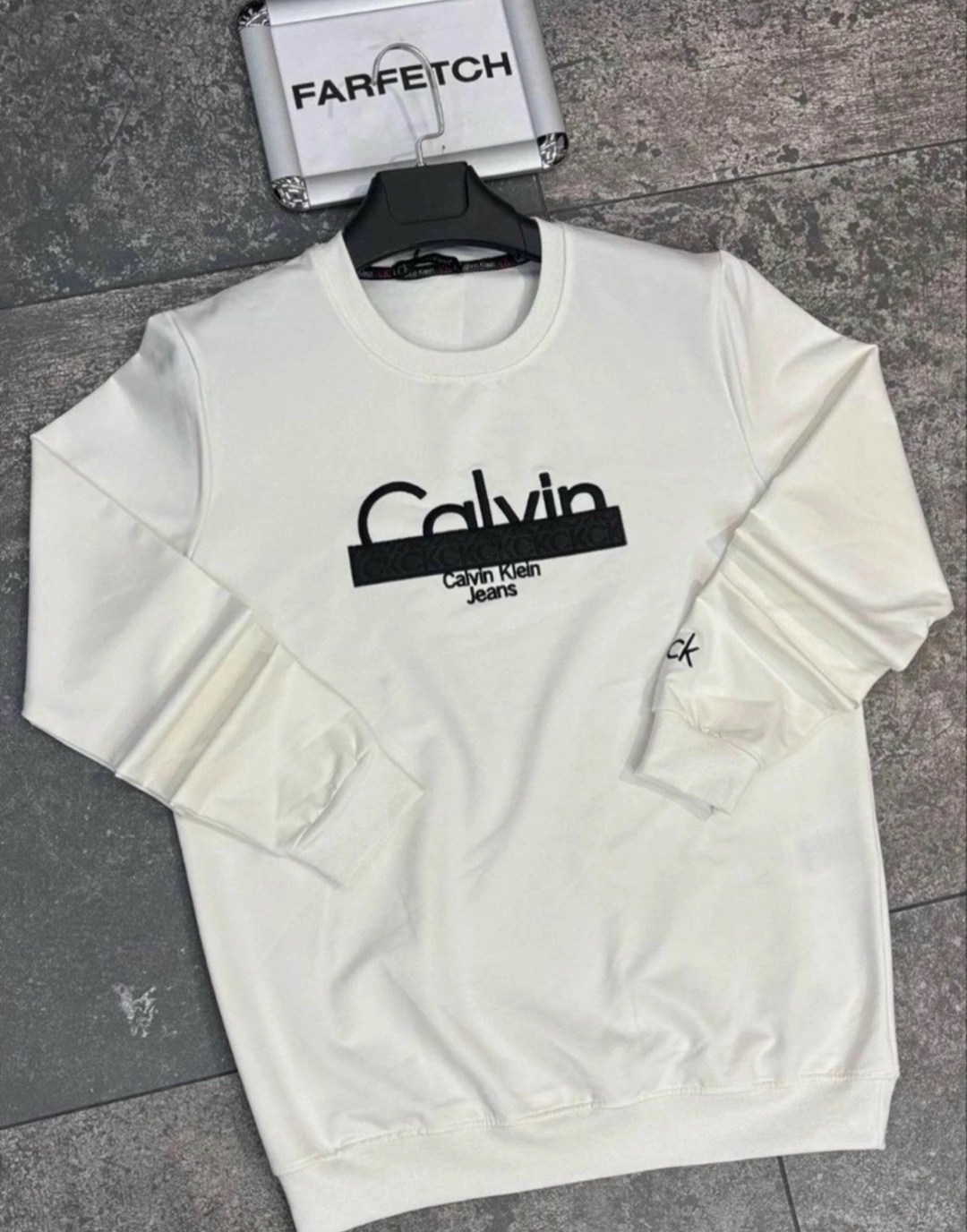 свитшот кельвин кляйн мужской белый,мужская толстовка calvin klein,свитшот calvin klein jeans,свитшот calvin klein,свитшот с логотипом calvin klein