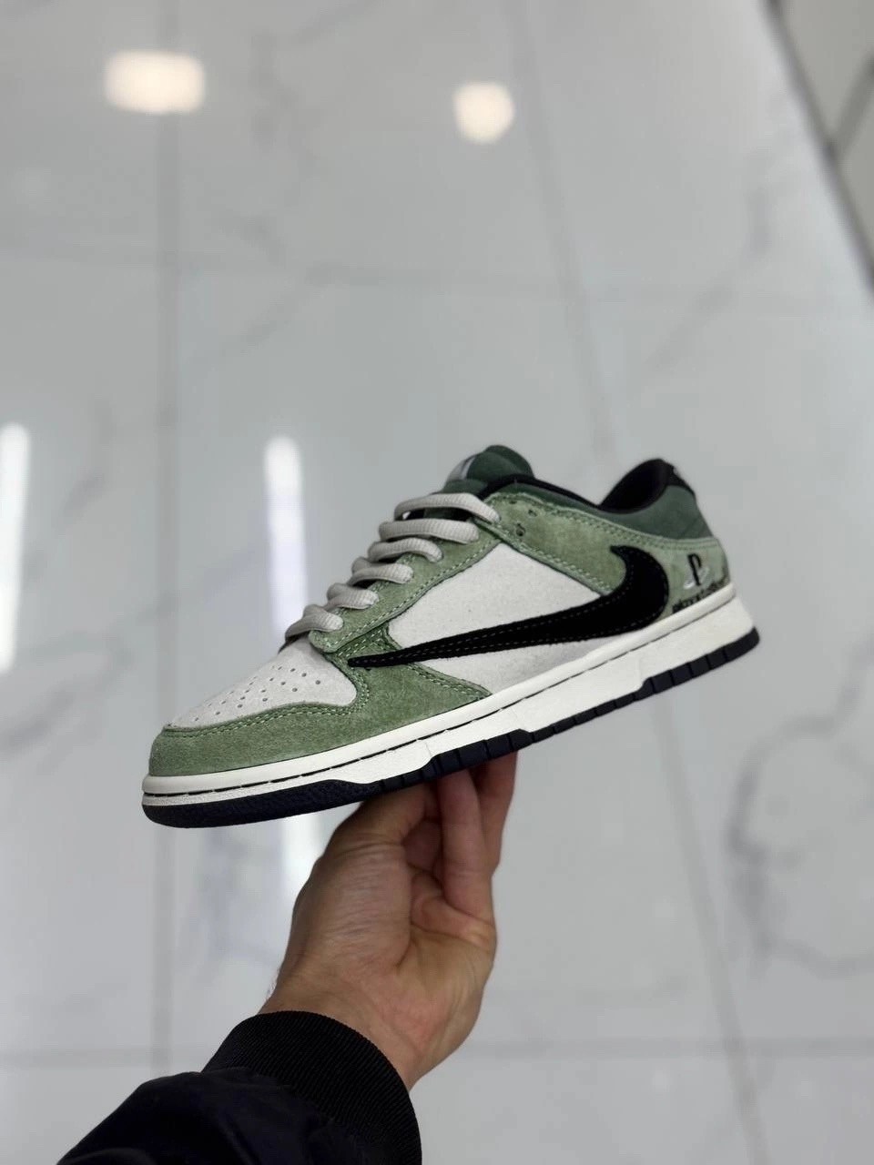 кроссовки nike air jordan 1 x travis scott low,nike air jordan 1 low travis scott,кроссовки nike air jordan 1 low travis scott,travis scott x nike air jordan 1 low,кроссовки nike air jordan 1 low trav
