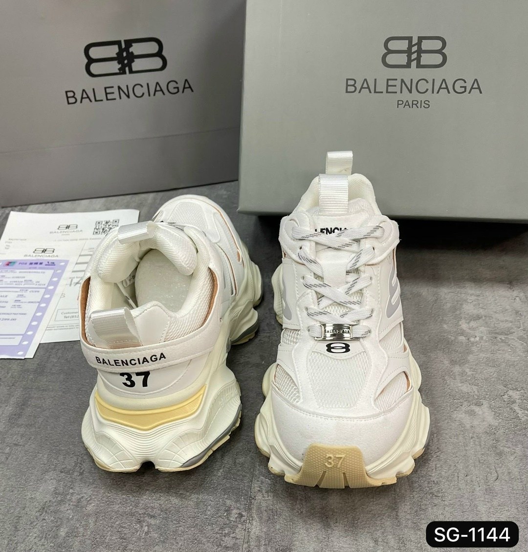 кроссовки balenciaga женские,кроссовки balenciaga,кроссовки balenciaga женские balenciaga цвет белый,кроссовки легкие универсальные balenciaga,balenciaga кроссовки track balenciaga цвет белый