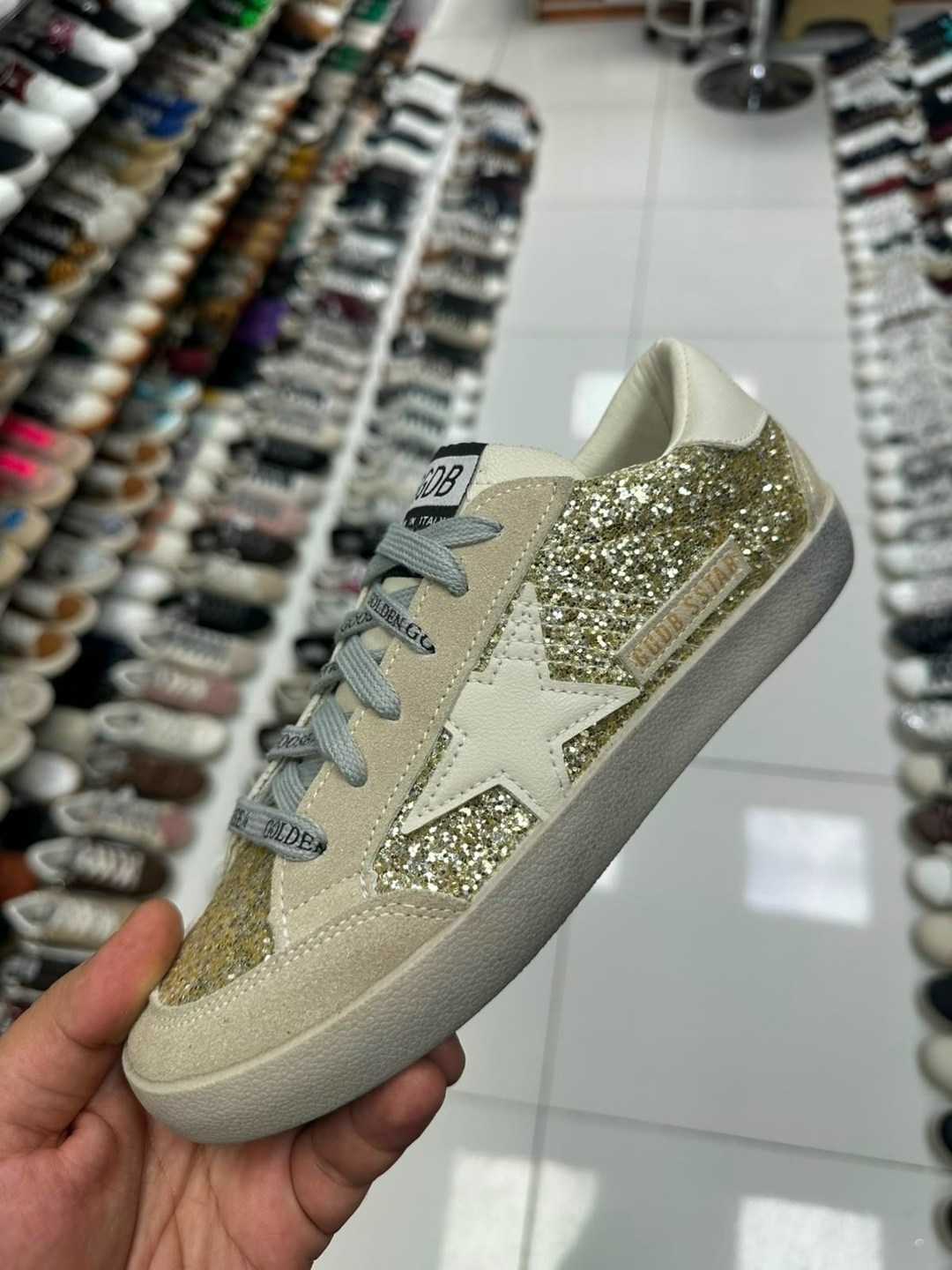 ,golden goose кеды super-star с блестками серебристый,кеды golden goose,кеды golden goose женские,кроссовки golden goose