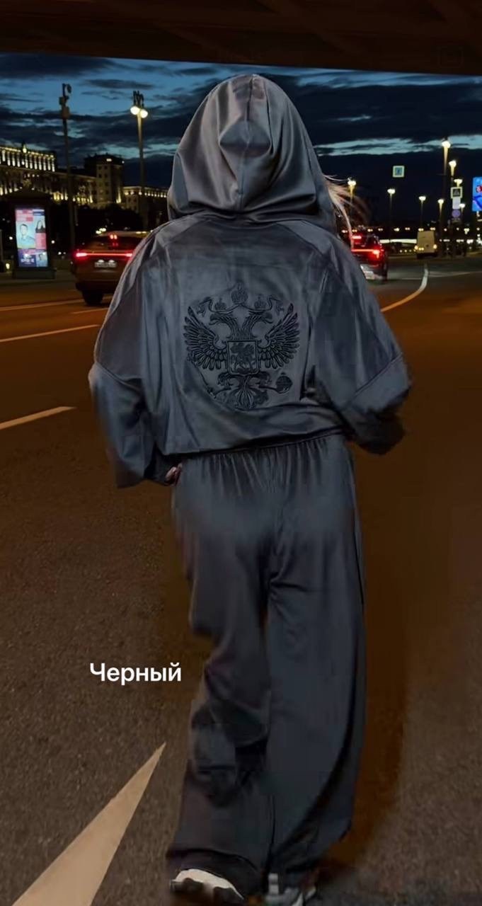 одежда в стиле,костюм на флисе,девушка,спортивный костюм женский,костюм