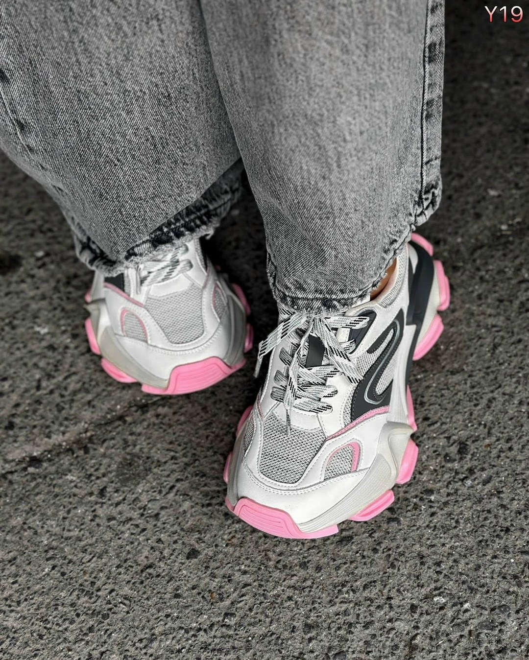 женские кроссовки balenciaga,кроссовки balenciaga,кроссовки женские balenciaga elkami 209366244,женские кроссовки balenciaga 3xl серебристые с розовым,кроссовки женские