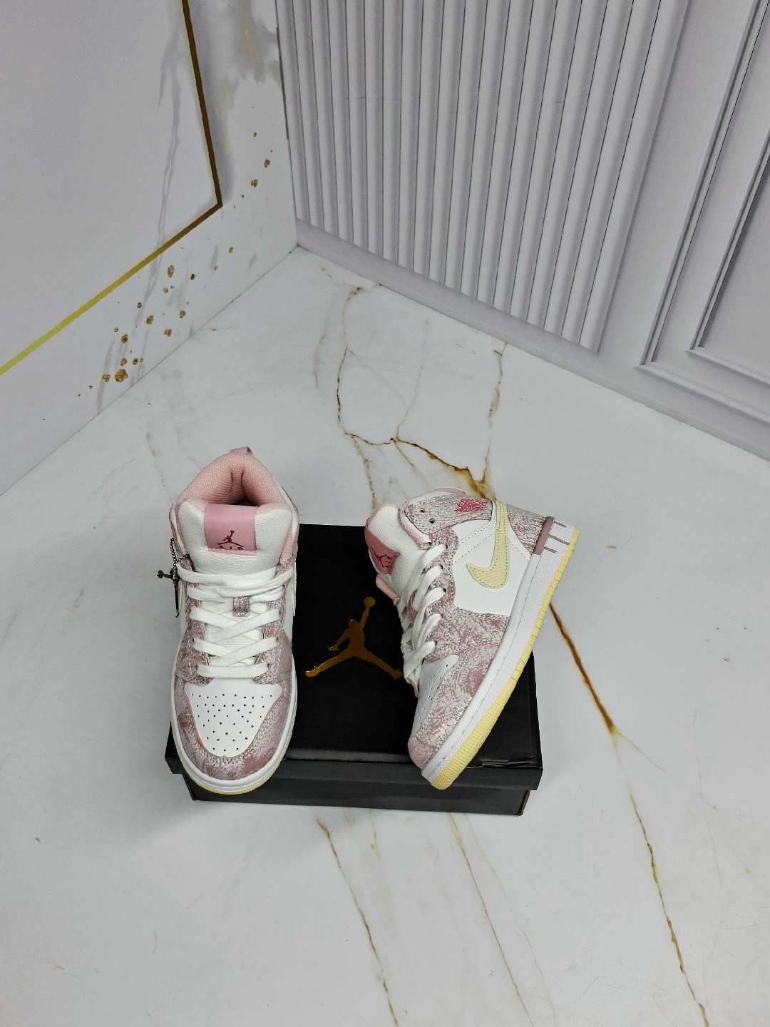 кроссовки женские nike air jordan 1,кроссовки nike air jordan 1,кроссовки jordan 1,женские кроссовки nike,кроссовки