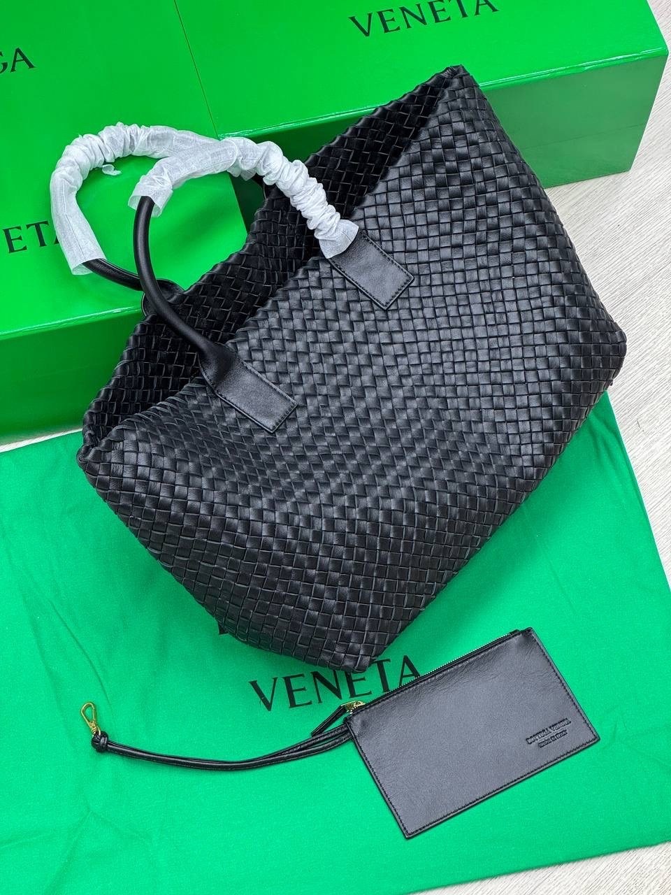 женская кожаная сумка bottega veneta cabat бордовая,сумка bottega veneta,женская сумка bottega veneta cabat,сумка боттега венета,кожаная сумка bottega veneta cabat черная