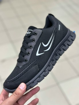 Кроссовки