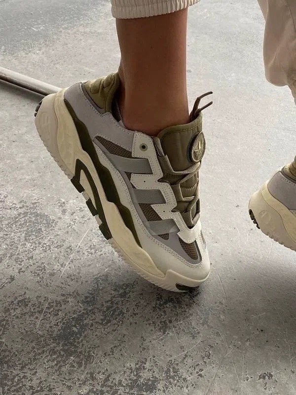 кроссовки adidas niteball,adidas niteball white orbit green,кроссовки adidas,кроссовки adidas originals niteball,бело-оливково-зеленые кроссовки adidas originals niteball