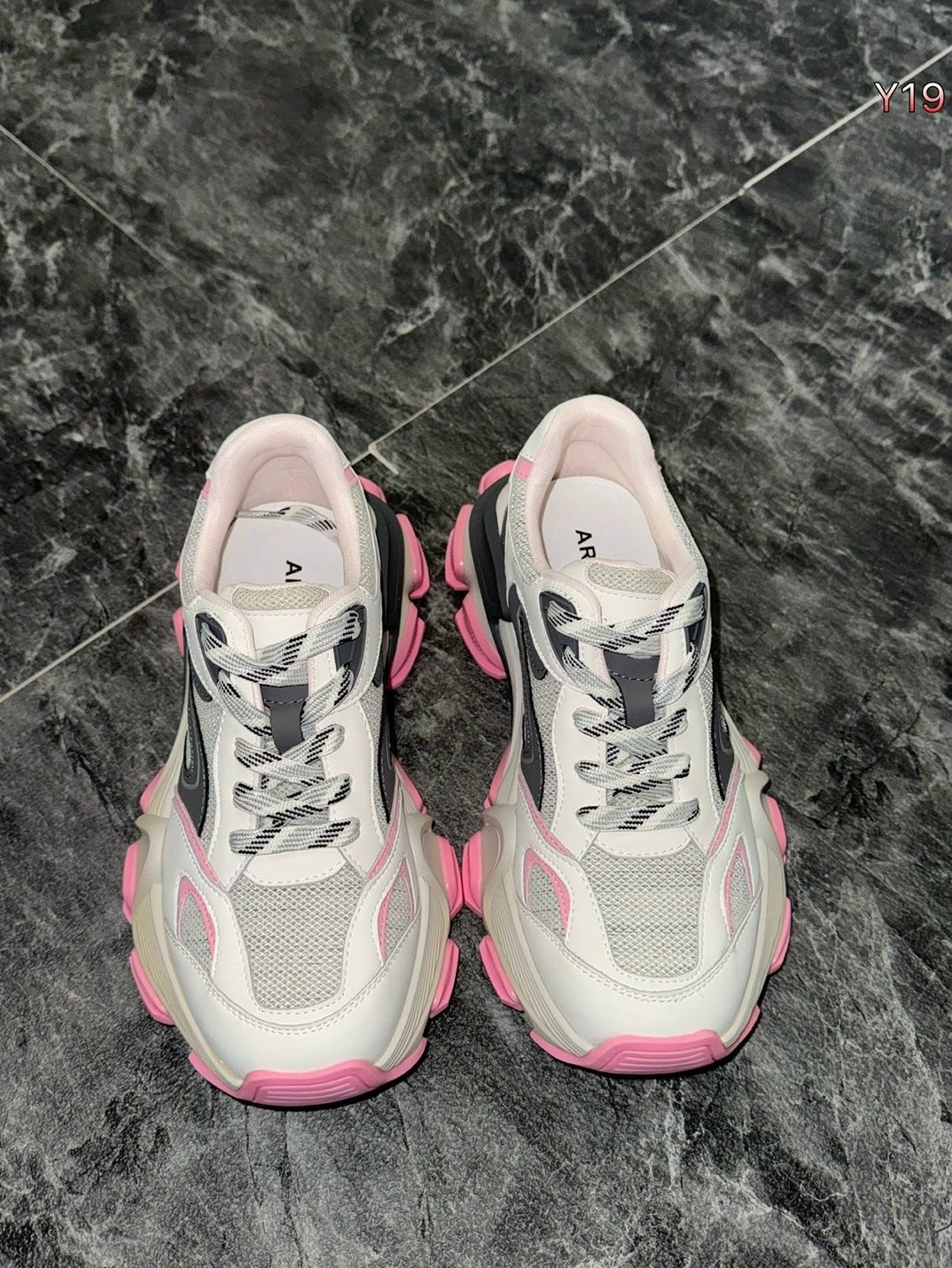 женские кроссовки balenciaga,кроссовки balenciaga,кроссовки женские balenciaga elkami 209366244,женские кроссовки balenciaga 3xl серебристые с розовым,кроссовки женские