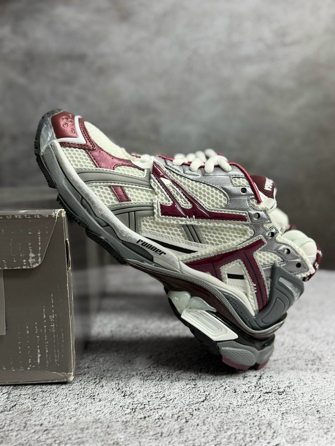 кроссовки balenciaga runner,кроссовки balenciaga runner sneaker burgundy,кроссовки в стиле balenciaga,кроссовки баленсиага раннер,кроссовки balenciaga runner sneaker burgundy красный