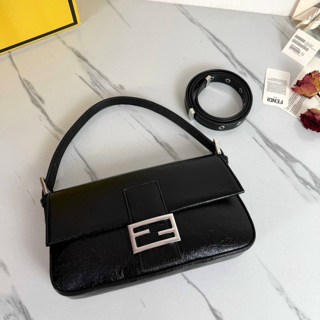 сумка fendi,fendi сумка женская,сумка fendi baguette,fendi сумка багет,fendi сумка на плечо багет