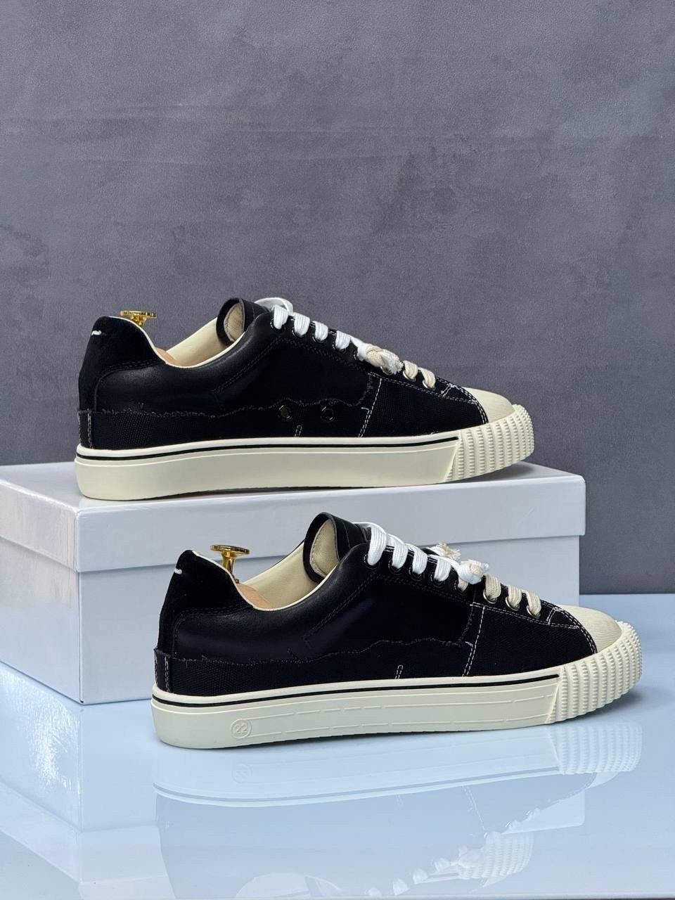 кеды new evolution с низким берцем maison margiela черный,кеды maison margiela evolution,,кроссовки низкие maison margiela evolution черный,maison margiela кеды