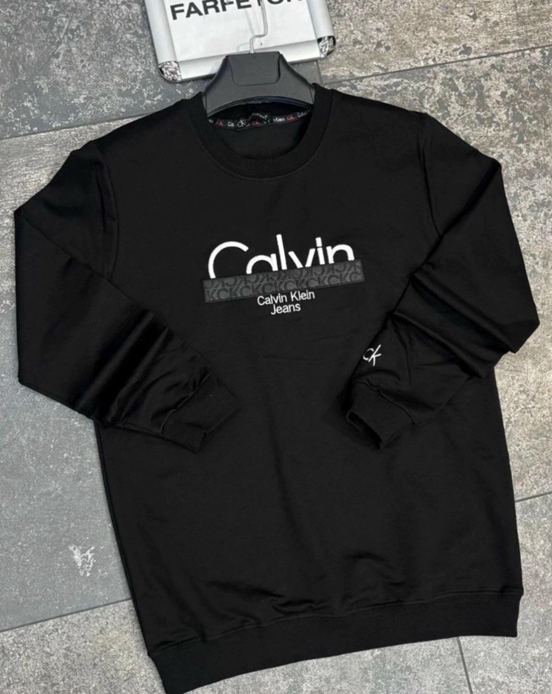 свитшот кельвин кляйн мужской белый,мужская толстовка calvin klein,свитшот calvin klein jeans,свитшот calvin klein,свитшот с логотипом calvin klein