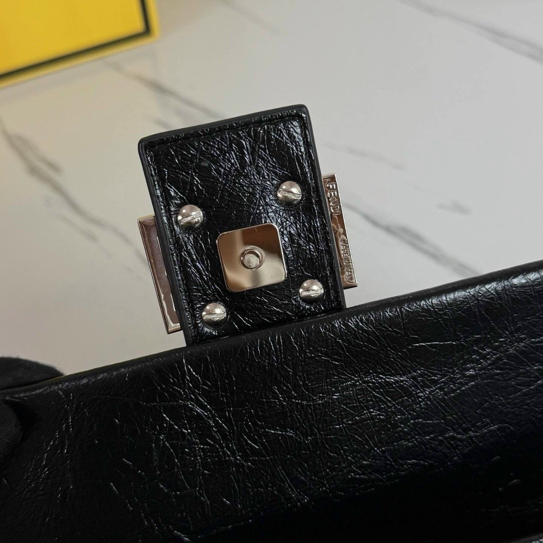 сумка fendi,fendi сумка женская,сумка fendi baguette,fendi сумка багет,fendi сумка на плечо багет
