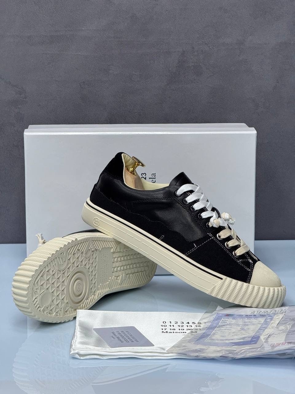кеды new evolution с низким берцем maison margiela черный,кеды maison margiela evolution,,кроссовки низкие maison margiela evolution черный,maison margiela кеды