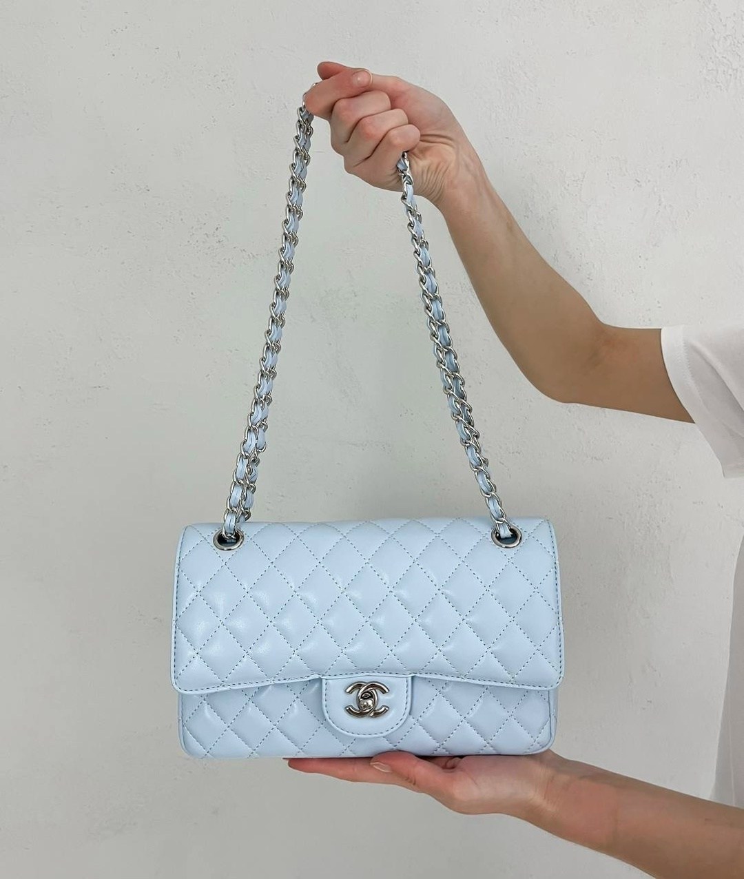 сумка chanel,сумка шанель chanel 2.55 flap бежевая с фурнитурой серебро,шанель сумка,сумка chanel женская,сумка chanel сумка chanel