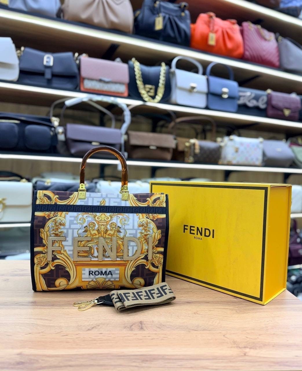 сумка fendi,сумка женская fendi,fendi сумка на плечо,fendi сумка тоут,сумки