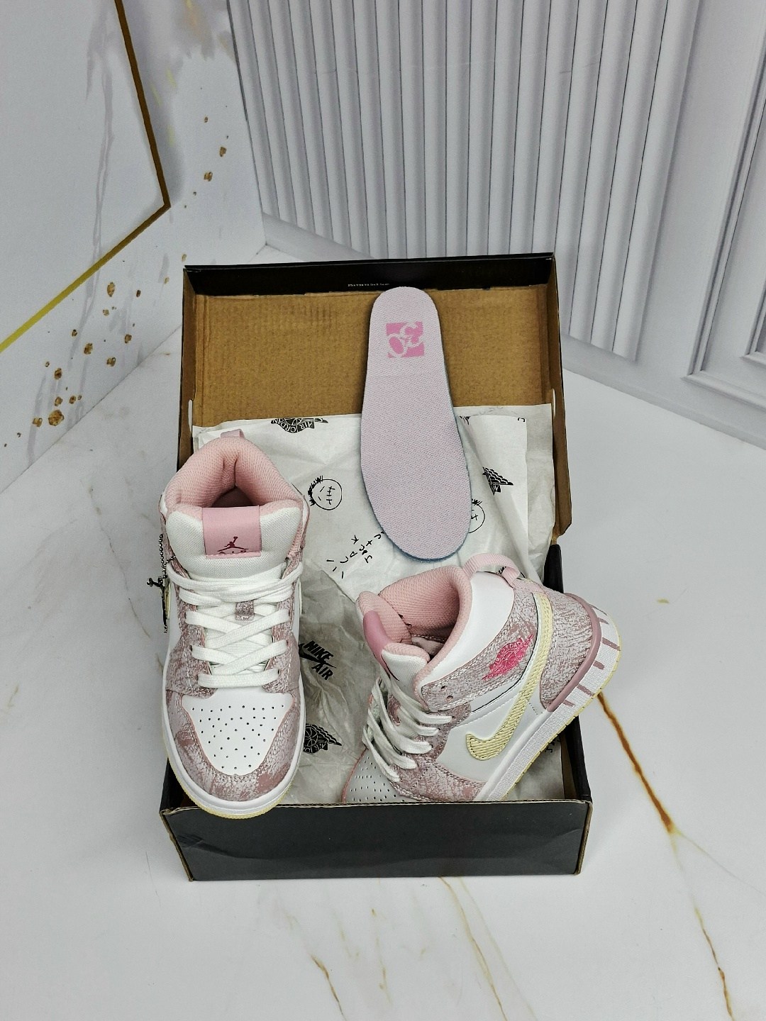 кроссовки женские nike air jordan 1,кроссовки nike air jordan 1,кроссовки jordan 1,женские кроссовки nike,кроссовки