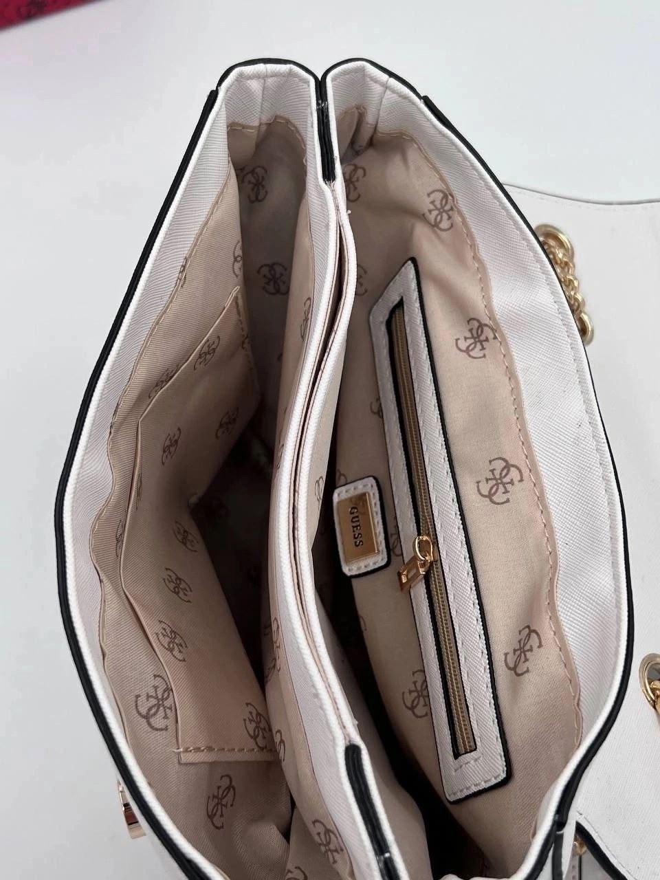 сумка женская guess,сумка guess,белая сумка guess,сумка на плечо женская guess,сумка guess женская через плечо