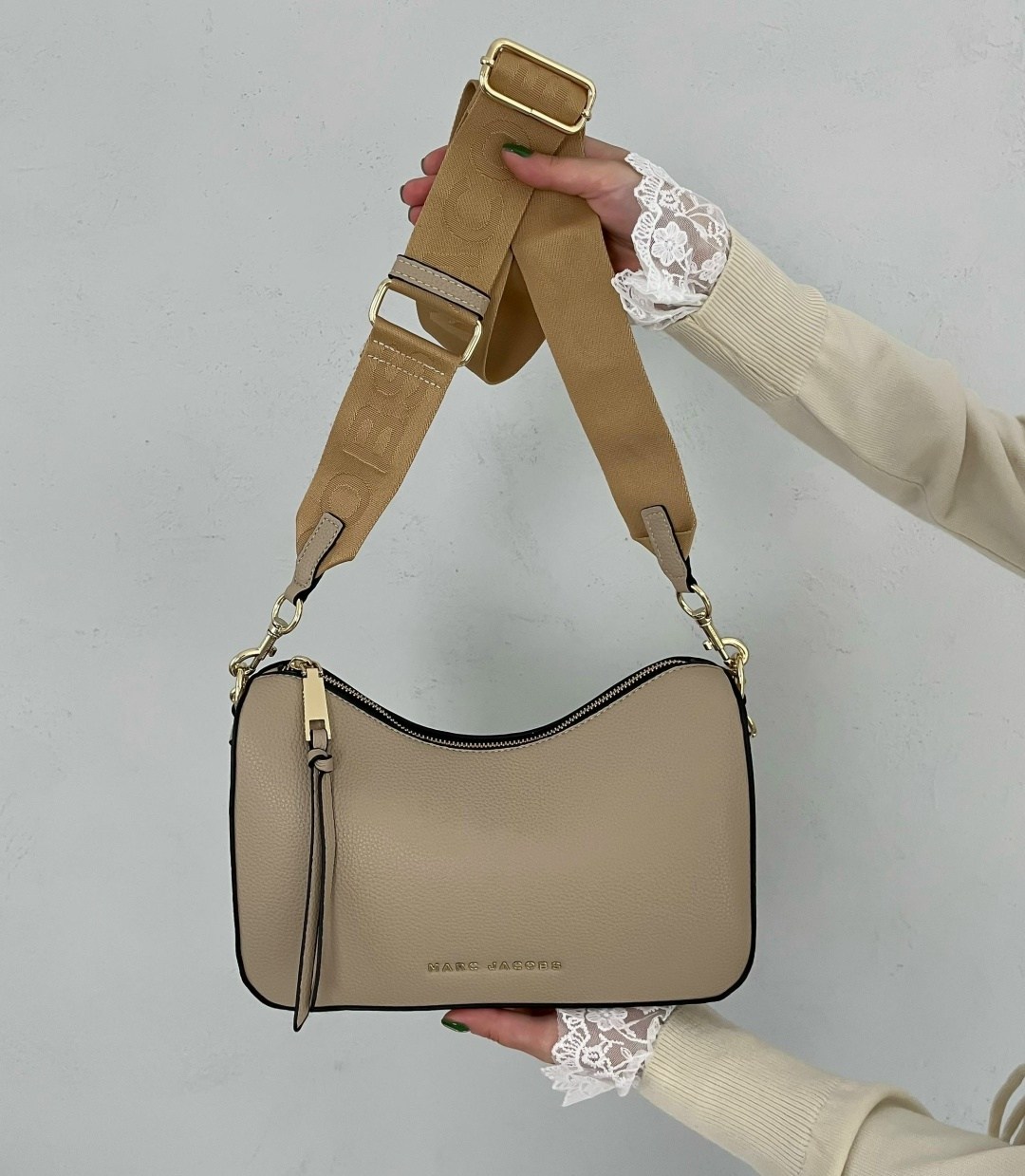 сумка,marc jacobs сумка женская,женская сумка,кожаная сумка хобо merveille coccinelle,сумка женская бежевая