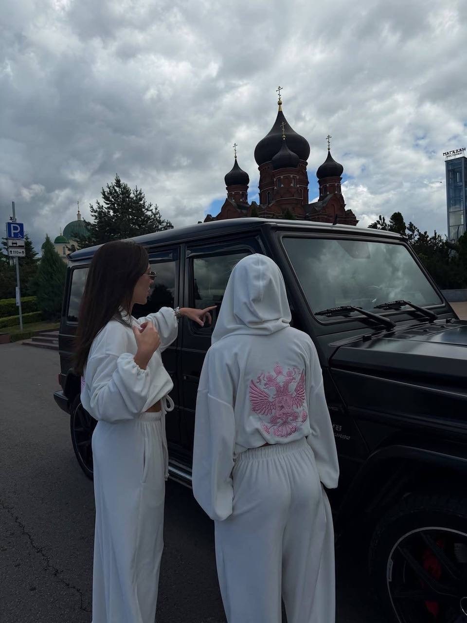 одежда в стиле,костюм на флисе,девушка,спортивный костюм женский,костюм