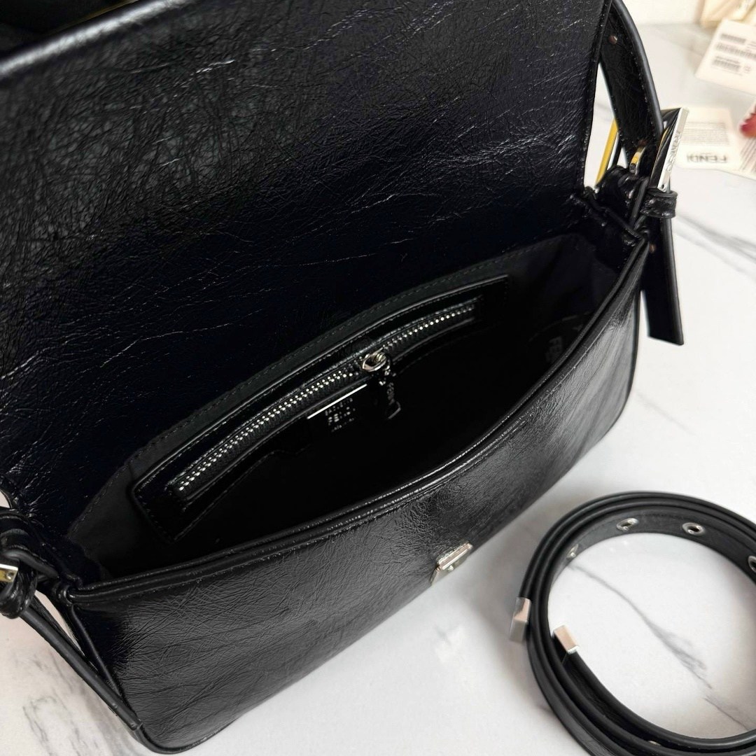 сумка fendi,fendi сумка женская,сумка fendi baguette,fendi сумка багет,fendi сумка на плечо багет