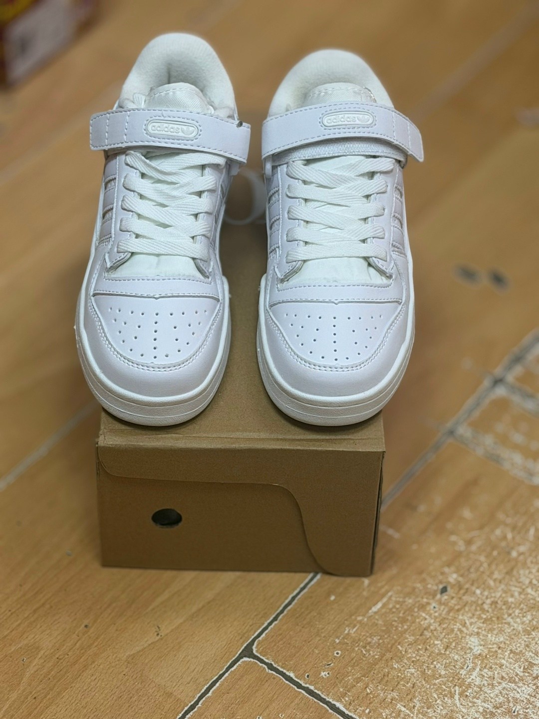 кроссовки adidas,кроссовки женские adidas,кроссовки adidas forum low white,кроссовки adidas originals,кроссовки