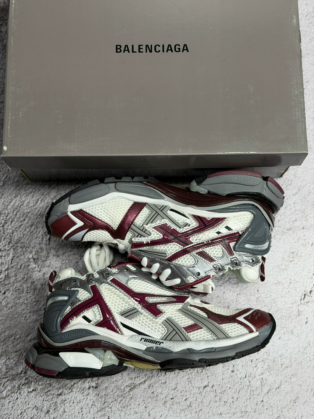 кроссовки balenciaga runner,кроссовки balenciaga runner sneaker burgundy,кроссовки в стиле balenciaga,кроссовки баленсиага раннер,кроссовки balenciaga runner sneaker burgundy красный